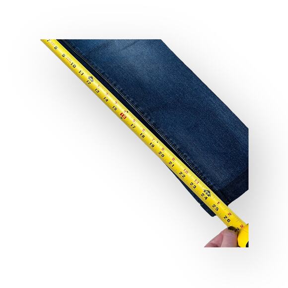 Gap Boyfriend Fit Jeans - Picture 4 of 9